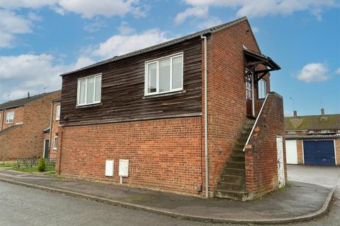 2 bedroom maisonette to rent, Hornbeam Close, Leighton Buzzard