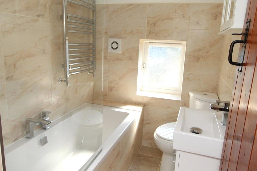 Family Bathroom/WC