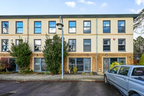 Lion Road, Farnborough, GU14