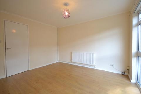 3 bedroom terraced house to rent, Nethermead Court, Northampton NN3