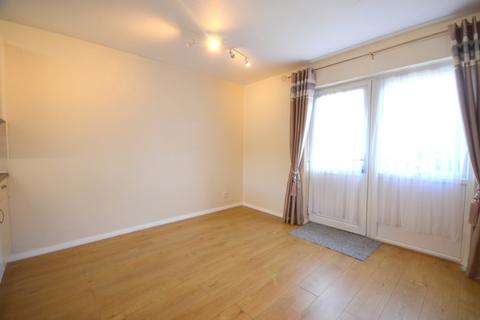 2 bedroom house to rent, Celeborn Place, Northampton NN3