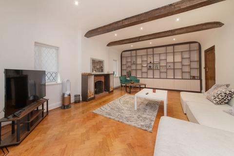 undefined, Canons Drive, Edgware, HA8