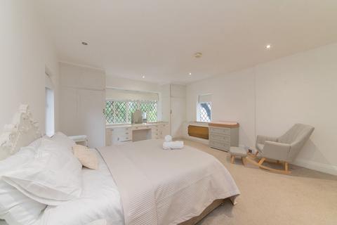 undefined, Canons Drive, Edgware, HA8
