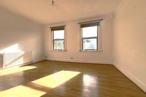 2 bedroom maisonette to rent, Chiswick Road, Edmonton