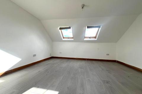 2 bedroom maisonette to rent, Chiswick Road, Edmonton