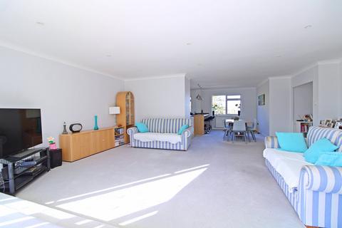 3 bedroom apartment for sale, Overbury Avenue, Beckenham, BR3