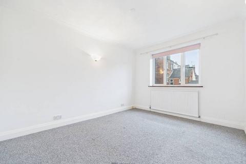3 bedroom flat to rent, Victoria Road South, Merton Court Victoria Road South, PO5