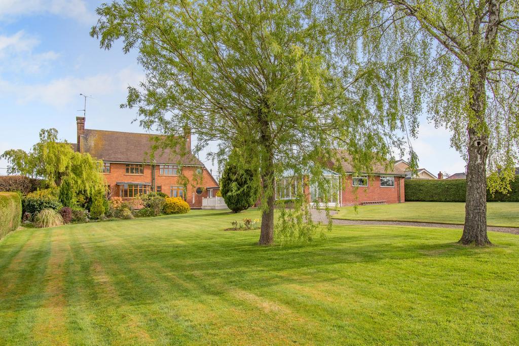 Garden to rear