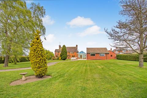 4 bedroom detached house for sale, Mold Road, Mynydd Isa, CH7