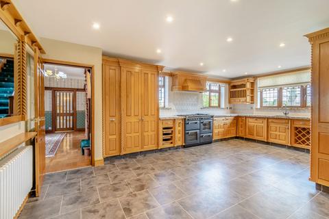 4 bedroom detached house for sale, Mold Road, Mynydd Isa, CH7
