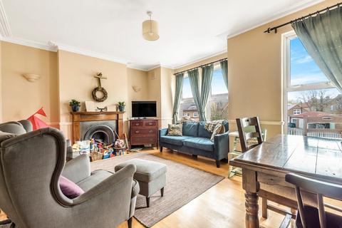 2 bedroom flat for sale, Leahurst Road, Hither Green, London, SE13