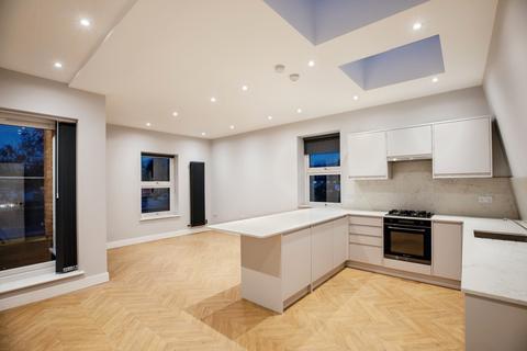 2 bedroom flat to rent, Flat 5, Limes Road SE13 6DE