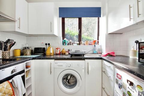 1 bedroom flat to rent, Green Pond Close, London, E17