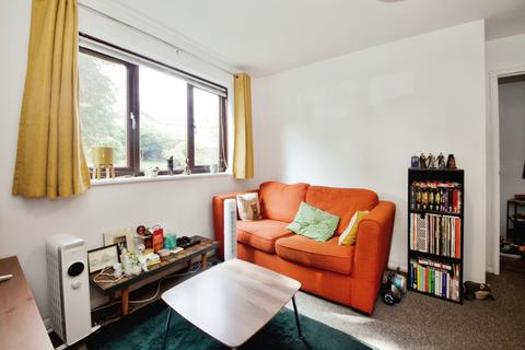 1 bedroom flat to rent, Green Pond Close, London, E17