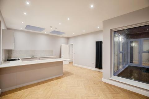 2 bedroom flat to rent, Flat 5, Limes Road SE13 6DE