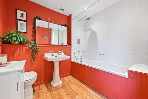 undefined, Faroe Road, London W14