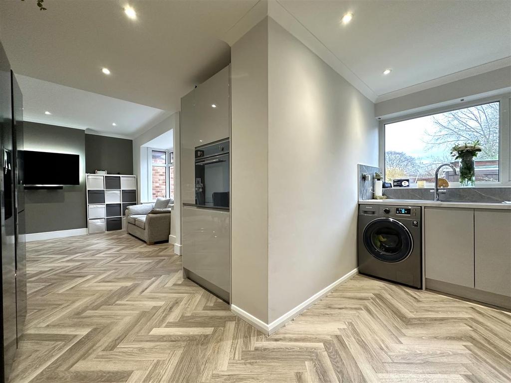 OPEN-PLAN Living Kitchen 753