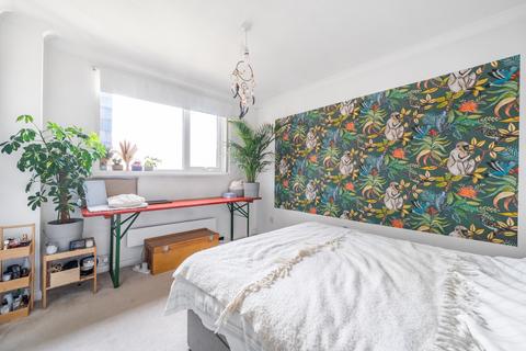 2 bedroom flat to rent, Bolton Road, London, W4