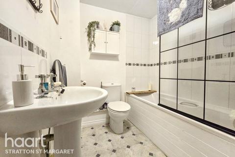 3 bedroom terraced house for sale, Mayfly Road, Swindon