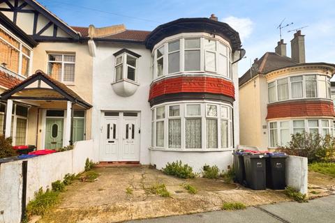 2 bedroom flat to rent, Tyrrel Drive, Southend-On-Sea