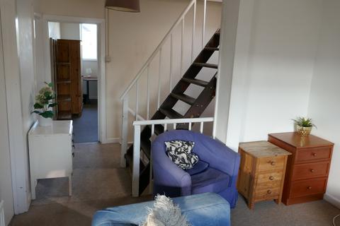 5 bedroom flat to rent, Regent Street, Clifton BS8