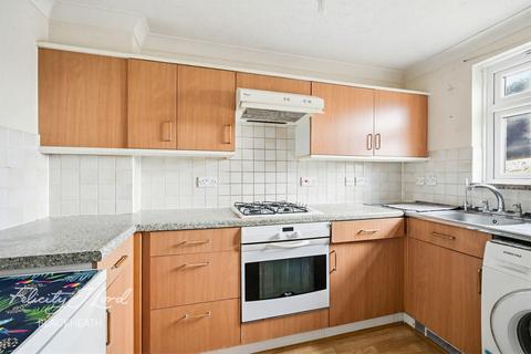 2 bedroom end of terrace house for sale, Chart Hills Close, Thamesmead