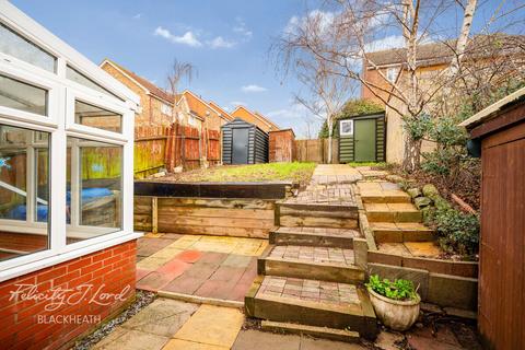 2 bedroom end of terrace house for sale, Chart Hills Close, Thamesmead