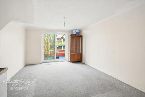 2 bedroom end of terrace house for sale, Chart Hills Close, Thamesmead