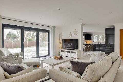 3 bedroom detached bungalow for sale, Glebe Lane, Little Easton