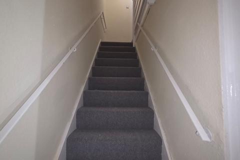 3 bedroom terraced house to rent, Huntsman Road, Ilford, IG6