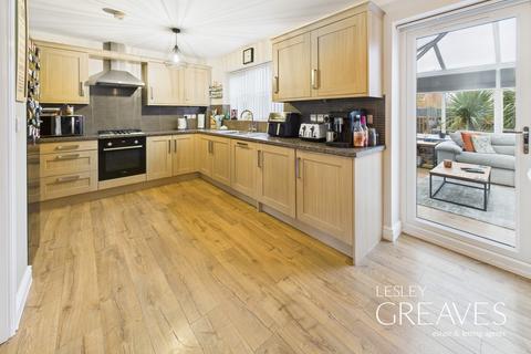4 bedroom detached house for sale, Kensington Gardens, Carlton, Nottingham