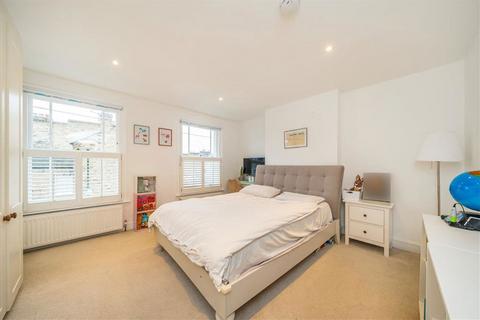 4 bedroom house for sale, Cross Street, London SW13