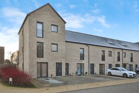 3 bedroom terraced house to rent, Broomview Path, Edinburgh, EH11