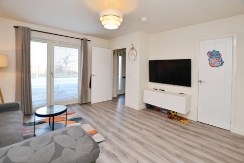 3 bedroom terraced house to rent, Broomview Path, Edinburgh, EH11