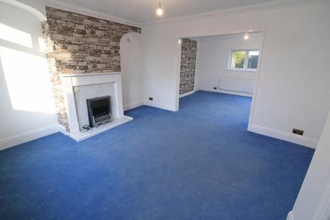3 bedroom semi-detached house to rent, Ladbrooke Road, Tameside OL6