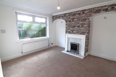 3 bedroom semi-detached house to rent, Ladbrooke Road, Ashton Under Lyne OL6