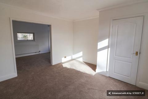 3 bedroom semi-detached house to rent, Ladbrooke Road, Ashton Under Lyne OL6