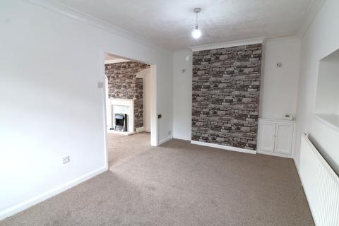 3 bedroom semi-detached house to rent, Ladbrooke Road, Ashton Under Lyne OL6
