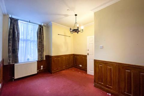 2 bedroom flat for sale, Wilson Road, Southend On Sea SS1