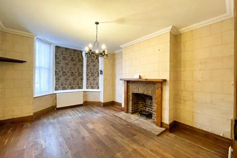 2 bedroom flat for sale, Wilson Road, Southend On Sea SS1