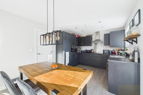 3 bedroom end of terrace house for sale, Weaver Drive, Churchdown