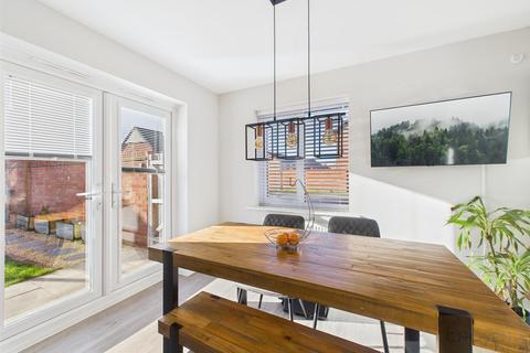 3 bedroom end of terrace house for sale, Weaver Drive, Churchdown
