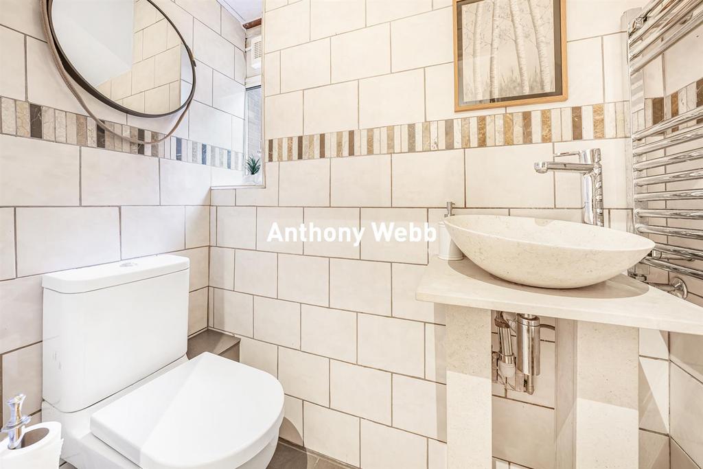 Guest cloakroom