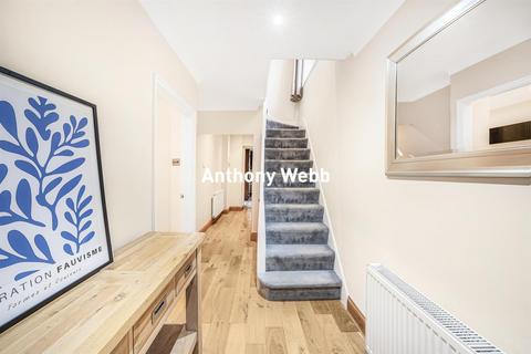 3 bedroom semi-detached house for sale, The Vale, Southgate, N14