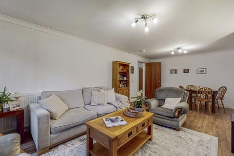 3 bedroom flat for sale, Chesterfield Gardens, Glasgow G12