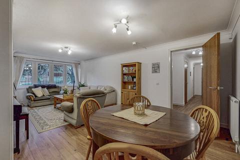 3 bedroom flat for sale, Chesterfield Gardens, Glasgow G12