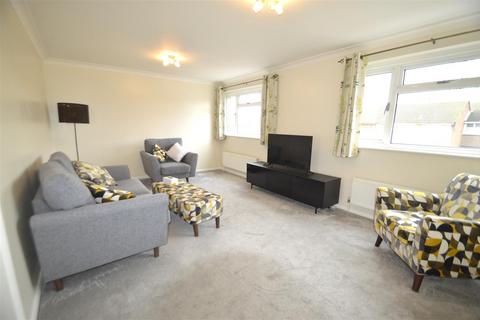 3 bedroom apartment for sale, Great Cullings, Romford