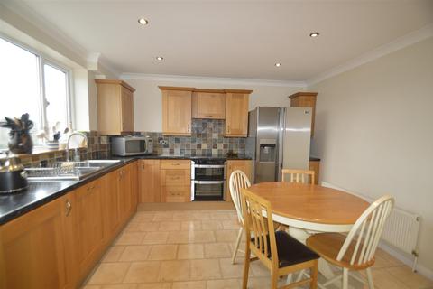 3 bedroom apartment for sale, Great Cullings, Romford