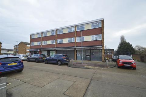 3 bedroom apartment for sale, Great Cullings, Romford