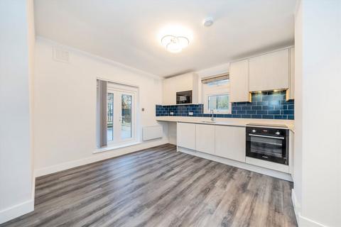 Studio to rent, St. Stephens Crescent, London W2